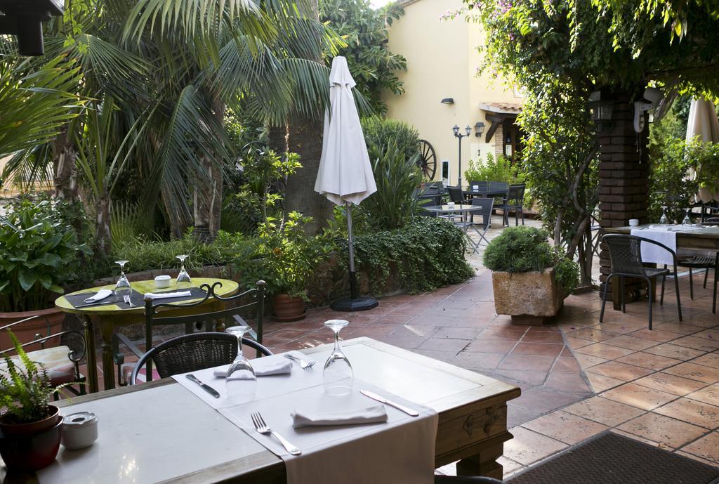Hotel Restaurante La Masieta Creixell Bagian luar foto