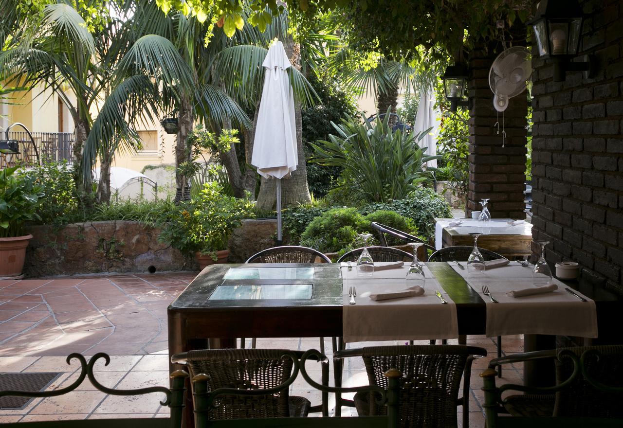 Hotel Restaurante La Masieta Creixell Bagian luar foto