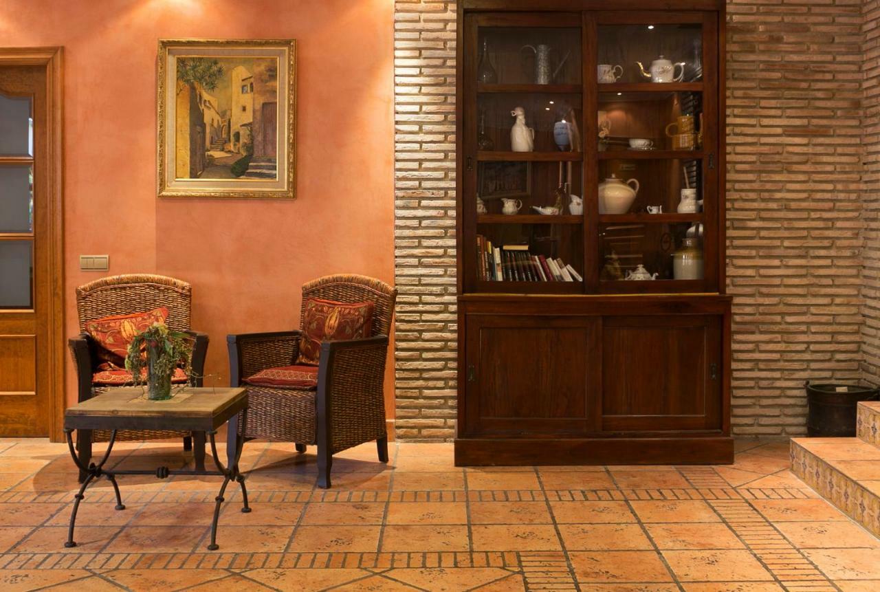 Hotel Restaurante La Masieta Creixell Bagian luar foto